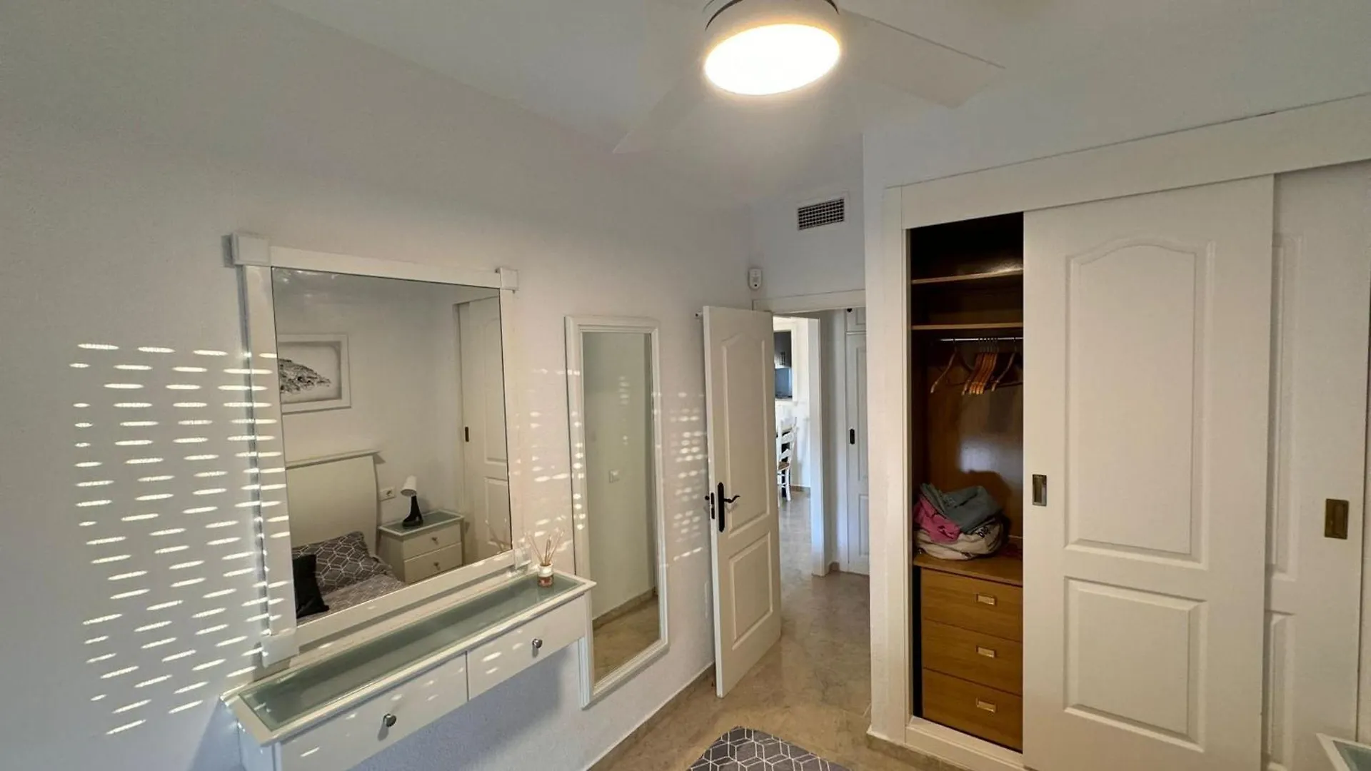 Torrequebrada 3 - Benalmadena Views Apartment 0*,